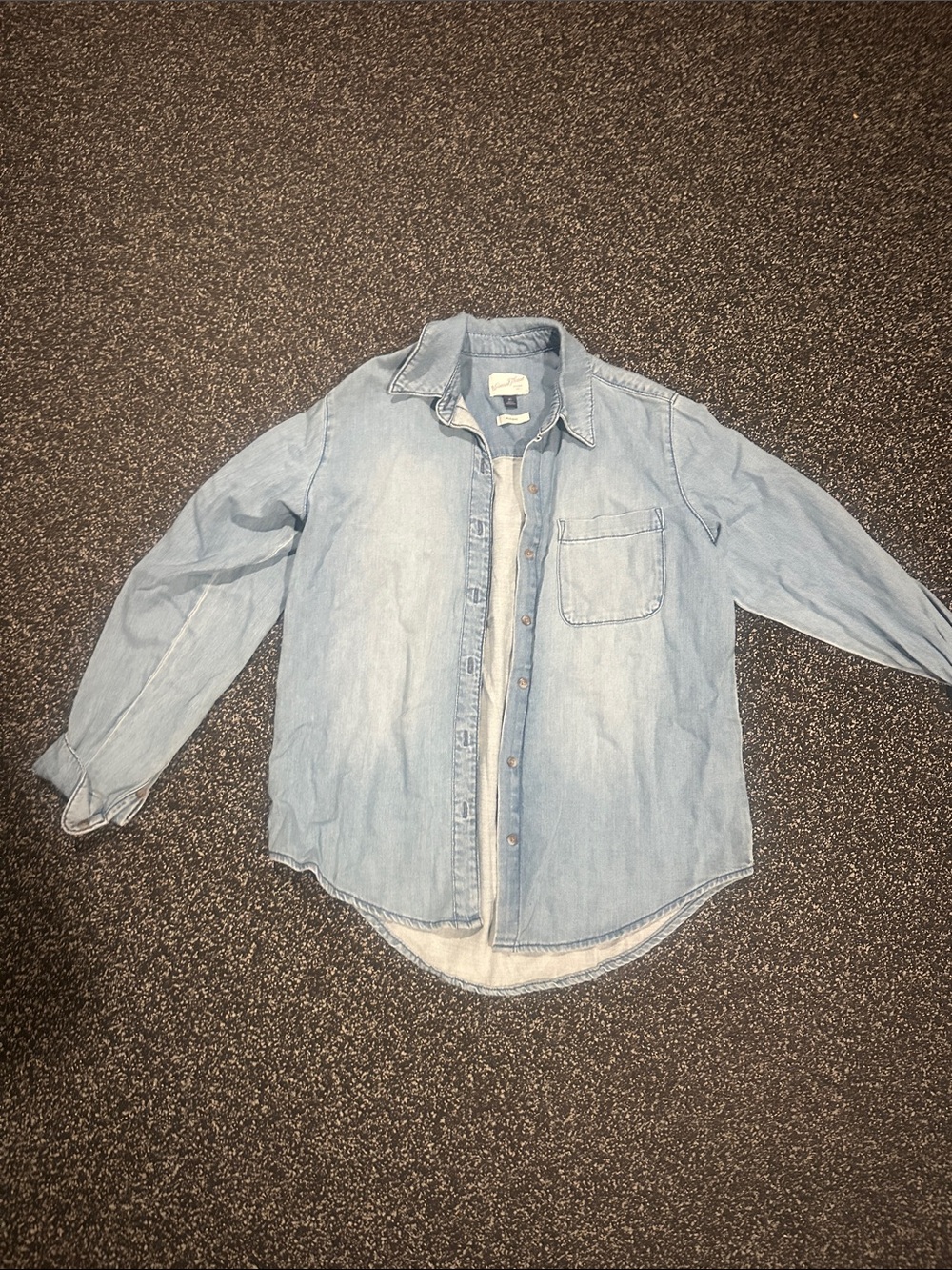 Universal Thread Light Blue Denim Button-Down Shirt